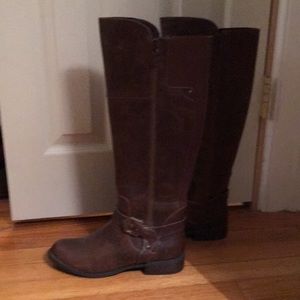 Tall Guess tan leather rider boots